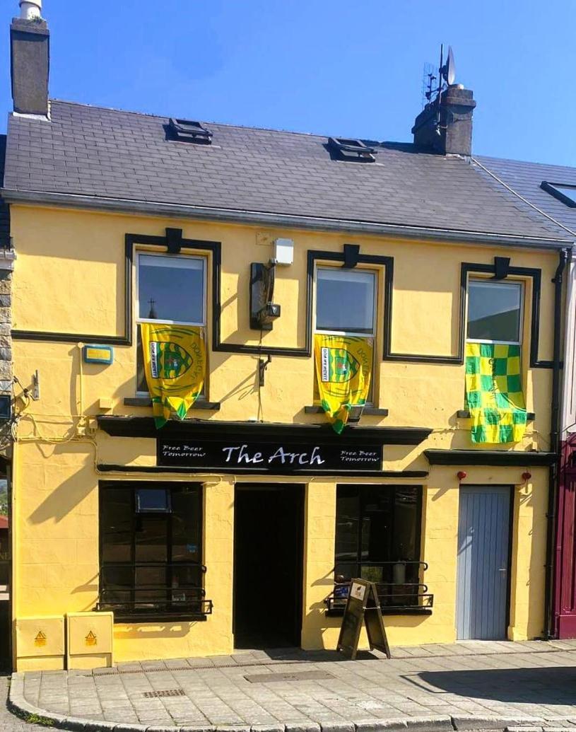 No 3 The Arch Hotel Carndonagh Bagian luar foto